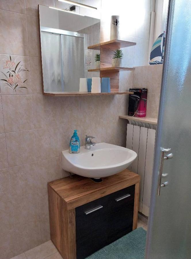 Apartmaji Pri Bosi Nogi Izola Exteriér fotografie