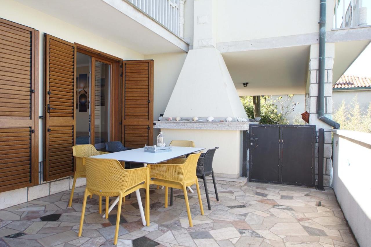 Apartmaji Pri Bosi Nogi Izola Exteriér fotografie